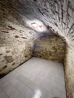 locale di sgombero in vendita a Colle di Val d'Elsa