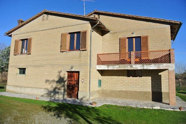 casa indipendente in vendita a Colle di Val d'Elsa