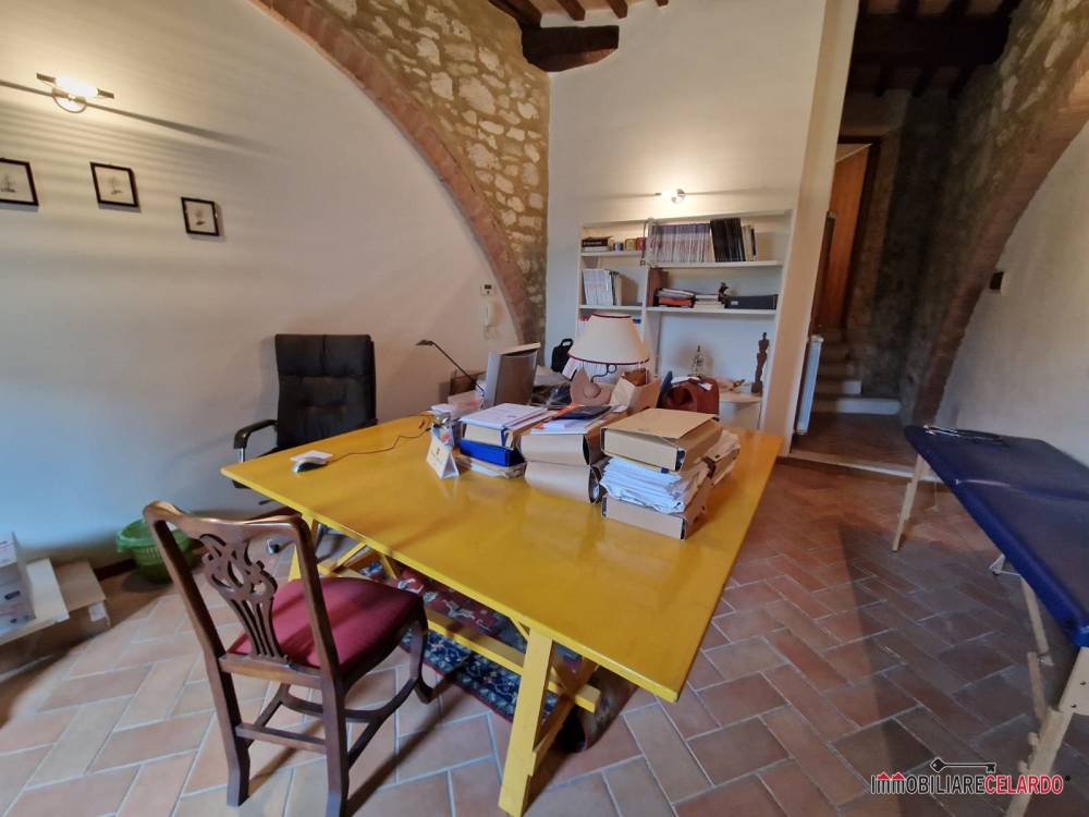 ufficio in vendita a Colle di Val d'Elsa