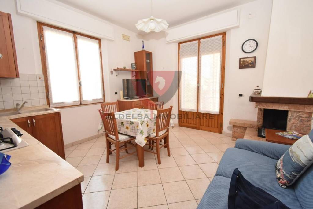 casa indipendente in vendita a Colle di Val d'Elsa