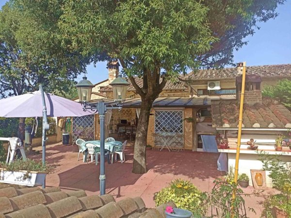 casa semindipendente in vendita a Colle di Val d'Elsa