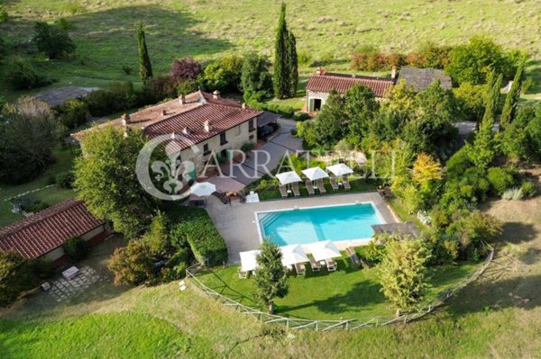 casa indipendente in vendita a Colle di Val d'Elsa