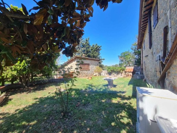 casa indipendente in vendita a Colle di Val d'Elsa