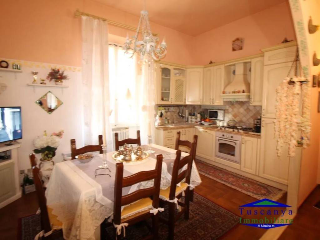 appartamento in vendita a Colle di Val d'Elsa