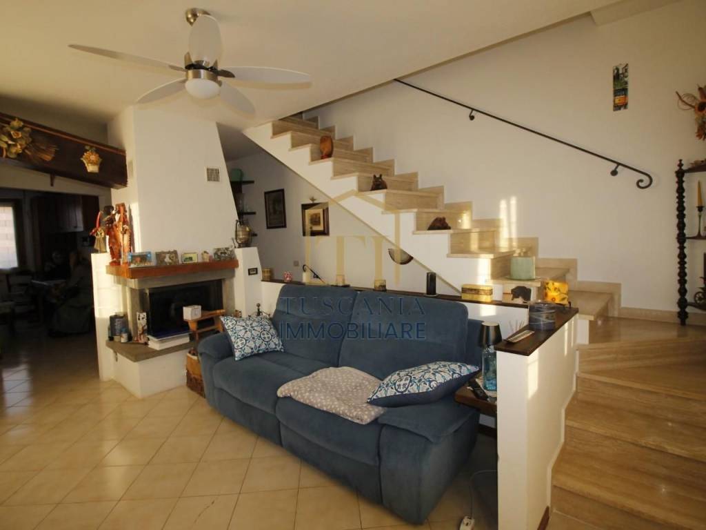 casa indipendente in vendita a Colle di Val d'Elsa