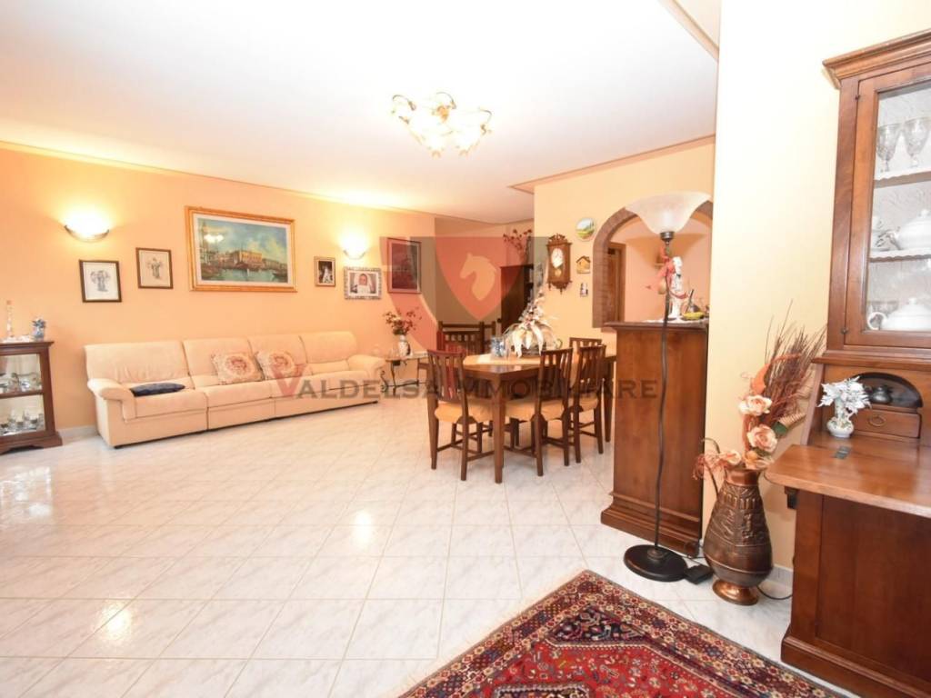 casa indipendente in vendita a Colle di Val d'Elsa