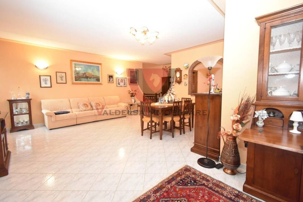 casa indipendente in vendita a Colle di Val d'Elsa