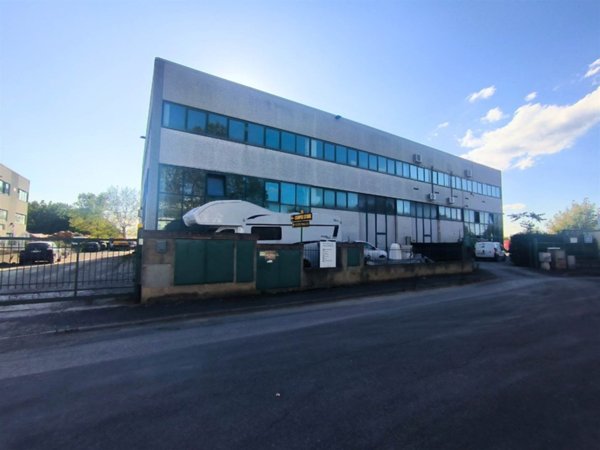 negozio in vendita a Colle di Val d'Elsa in zona Selvamaggio