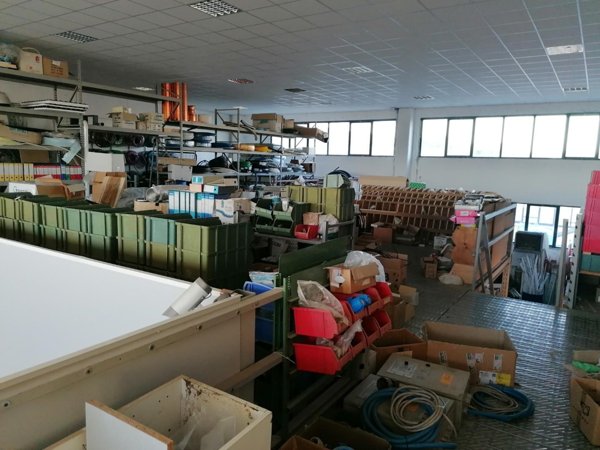 locale di sgombero in vendita a Colle di Val d'Elsa