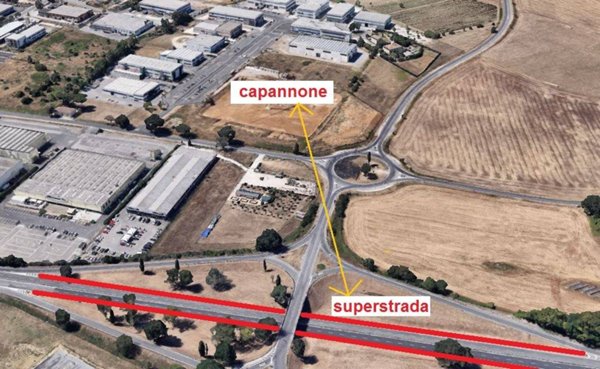 locale commerciale in vendita a Colle di Val d'Elsa in zona Selvamaggio