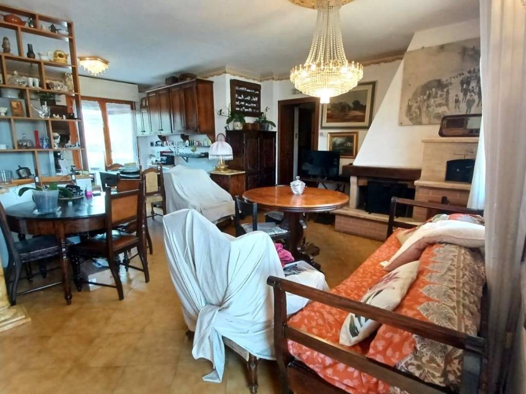 appartamento in vendita a Colle di Val d'Elsa