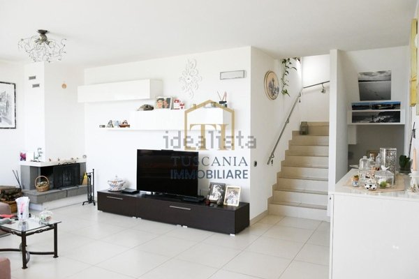 casa indipendente in vendita a Colle di Val d'Elsa