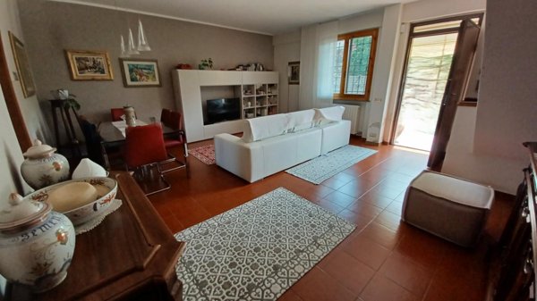 casa indipendente in vendita a Colle di Val d'Elsa