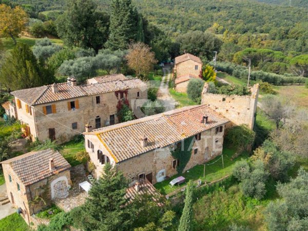 casa indipendente in vendita a Colle di Val d'Elsa