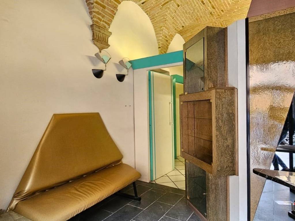 negozio in vendita a Colle di Val d'Elsa