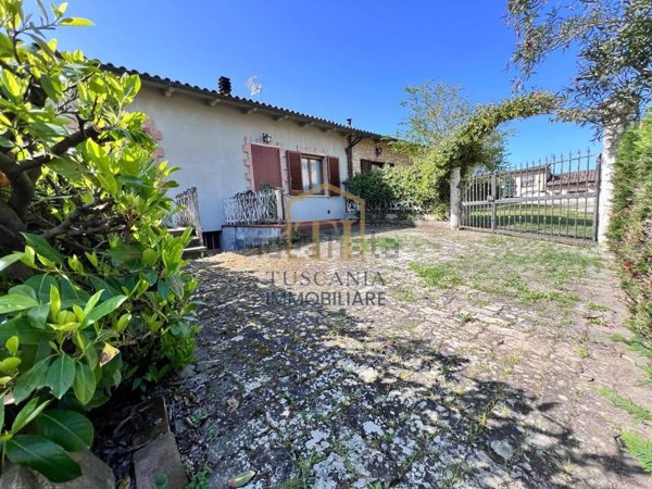 casa indipendente in vendita a Colle di Val d'Elsa