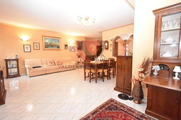 intera palazzina in vendita a Colle di Val d'Elsa