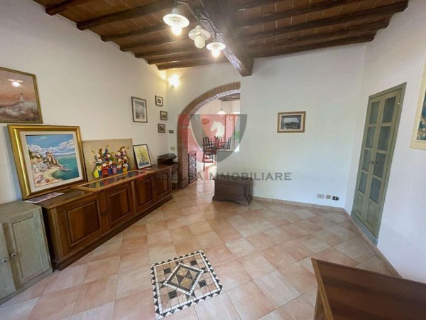 intera palazzina in vendita a Colle di Val d'Elsa