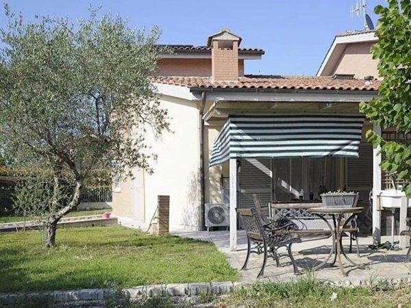 casa indipendente in vendita a Colle di Val d'Elsa in zona Selvamaggio