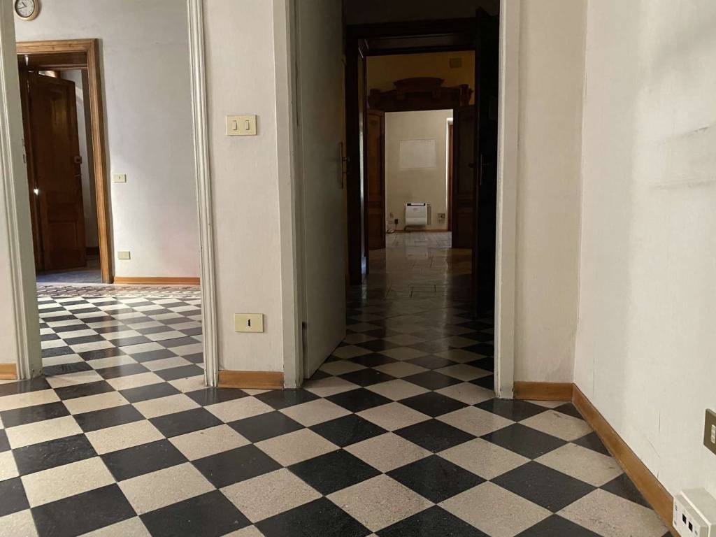 ufficio in vendita a Colle di Val d'Elsa