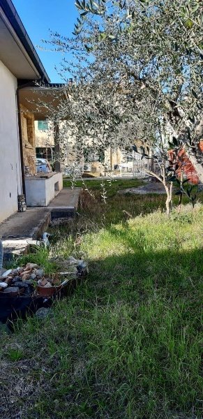 casa indipendente in vendita a Colle di Val d'Elsa
