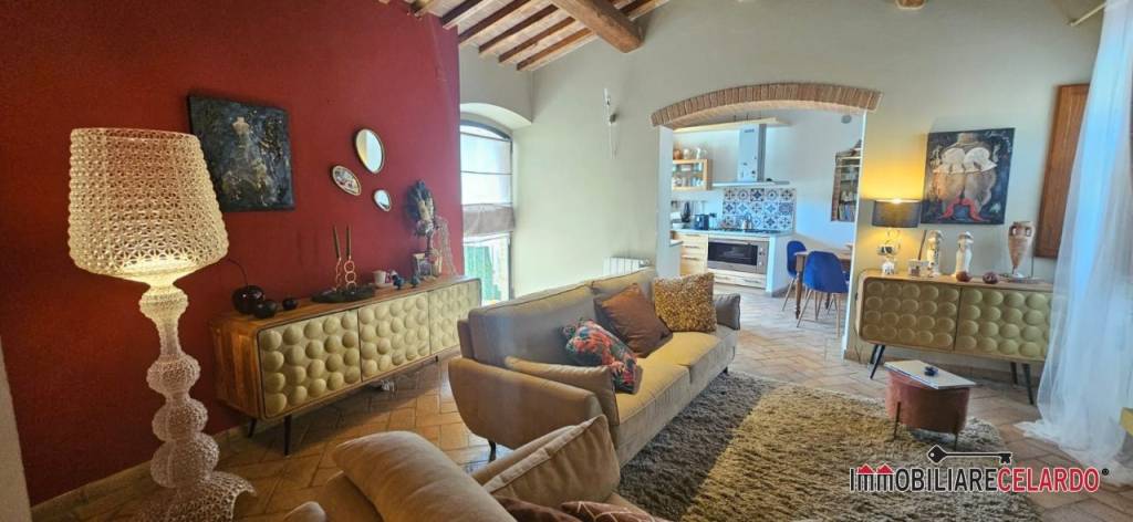 casa indipendente in vendita a Colle di Val d'Elsa