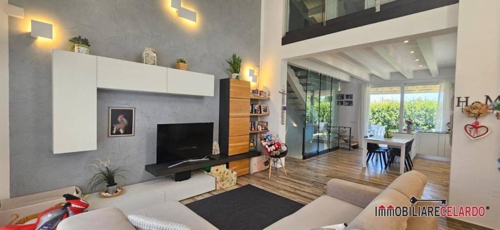 casa indipendente in vendita a Colle di Val d'Elsa in zona Le grazie