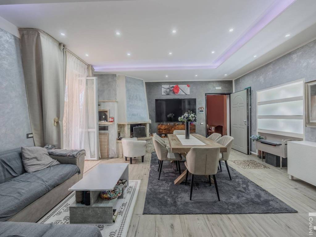 casa indipendente in vendita a Colle di Val d'Elsa