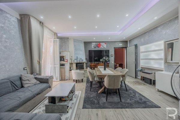 casa indipendente in vendita a Colle di Val d'Elsa