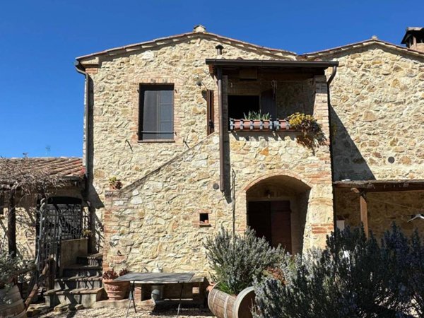 casa indipendente in vendita a Colle di Val d'Elsa