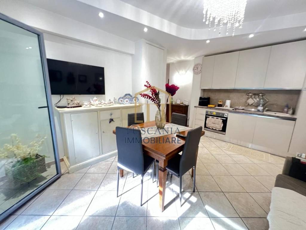 appartamento in vendita a Colle di Val d'Elsa