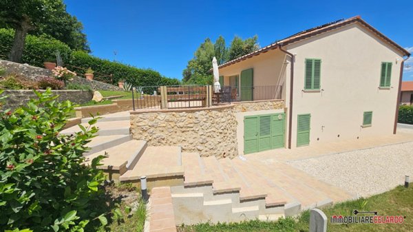 casa indipendente in vendita a Colle di Val d'Elsa