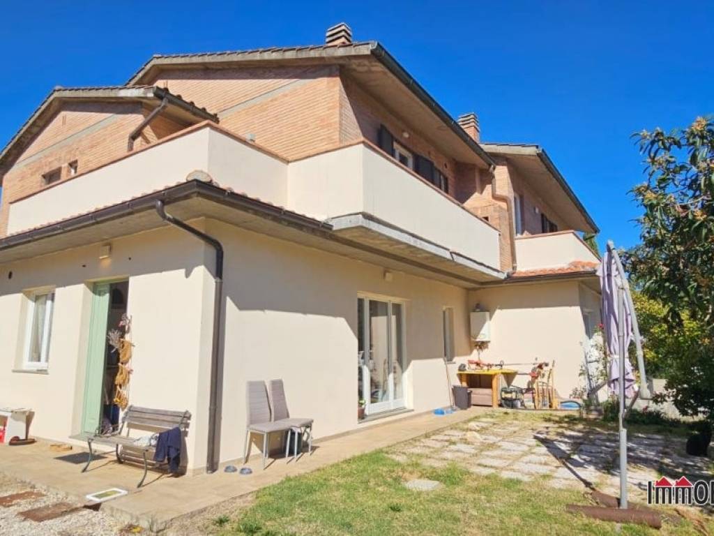 casa indipendente in vendita a Colle di Val d'Elsa