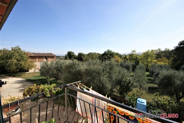 casa indipendente in vendita a Colle di Val d'Elsa