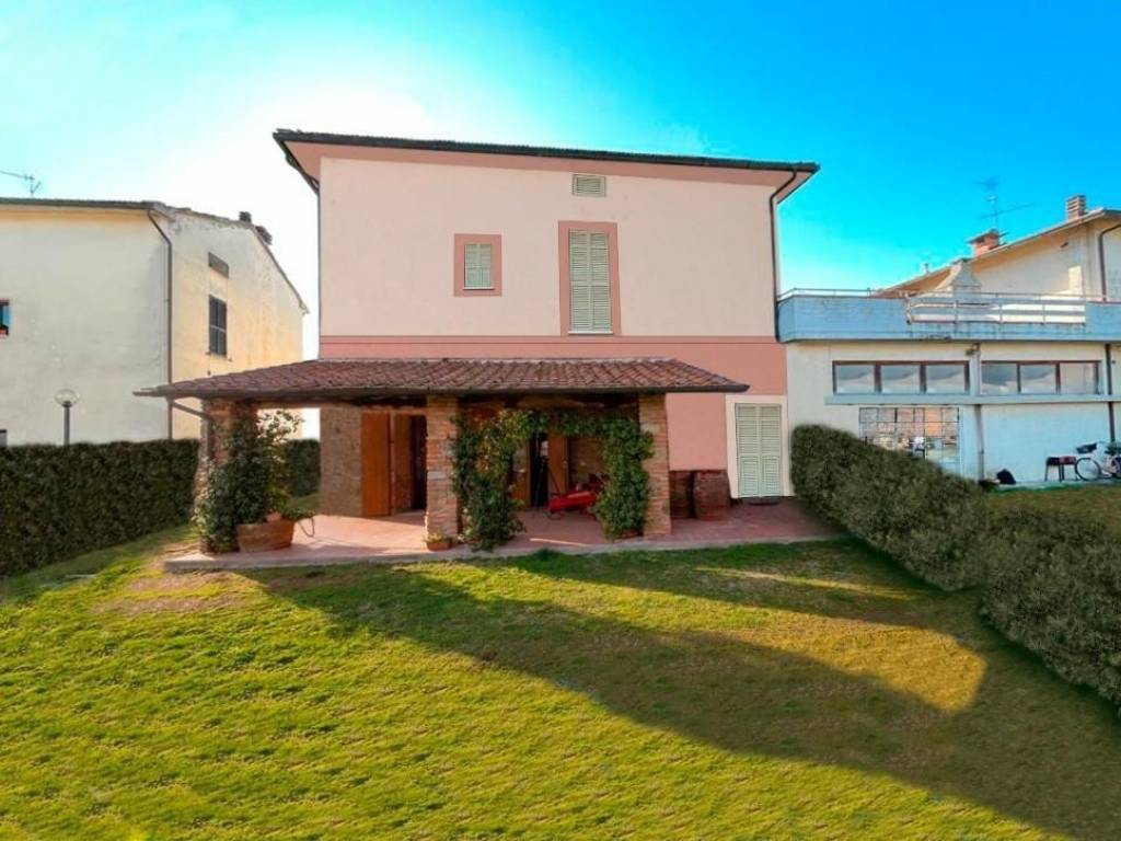 appartamento in vendita a Colle di Val d'Elsa