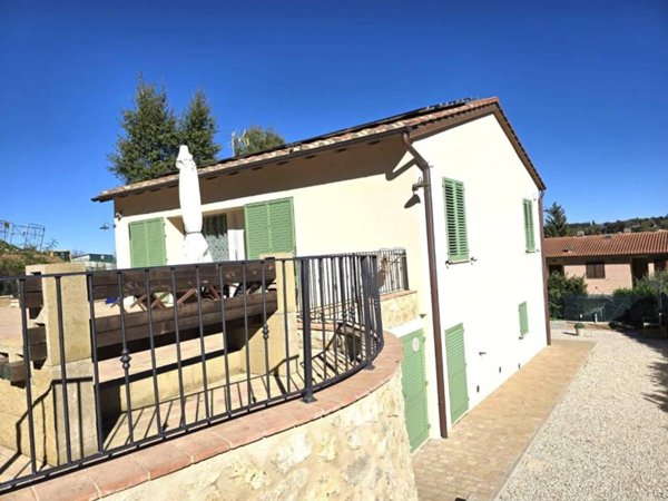 casa indipendente in vendita a Colle di Val d'Elsa