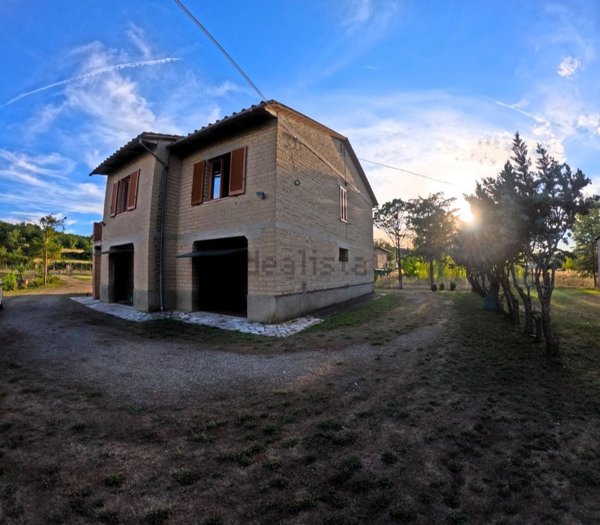 casa indipendente in vendita a Colle di Val d'Elsa