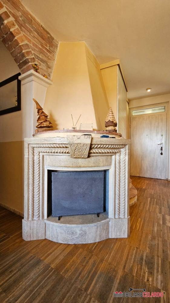 appartamento in vendita a Colle di Val d'Elsa