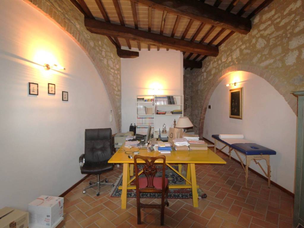 ufficio in vendita a Colle di Val d'Elsa