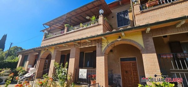 appartamento in vendita a Colle di Val d'Elsa in zona Le grazie