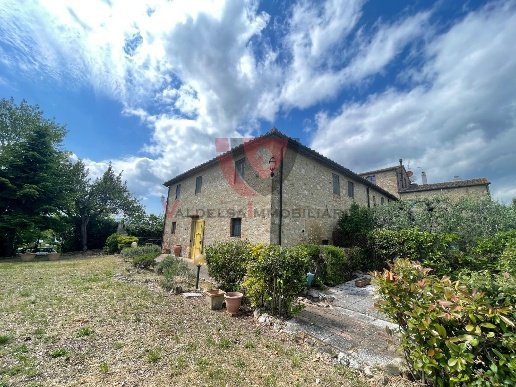 casa indipendente in vendita a Colle di Val d'Elsa