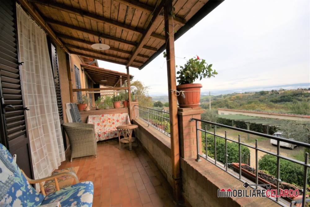 appartamento in vendita a Colle di Val d'Elsa in zona Le grazie