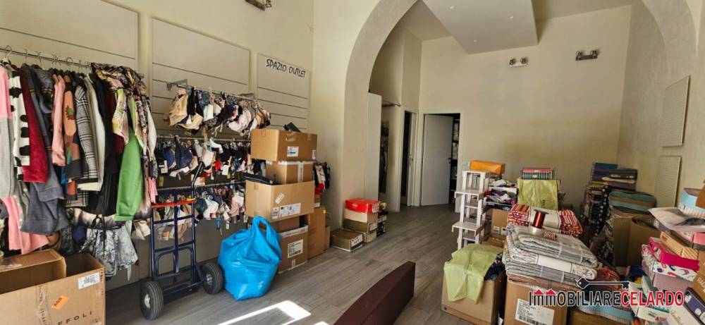 negozio in vendita a Colle di Val d'Elsa