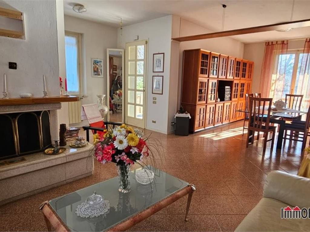 casa indipendente in vendita a Colle di Val d'Elsa in zona Le grazie