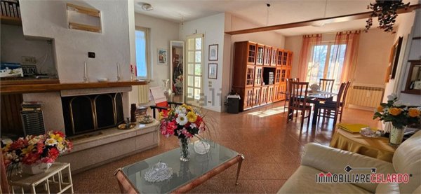 casa indipendente in vendita a Colle di Val d'Elsa in zona Le grazie