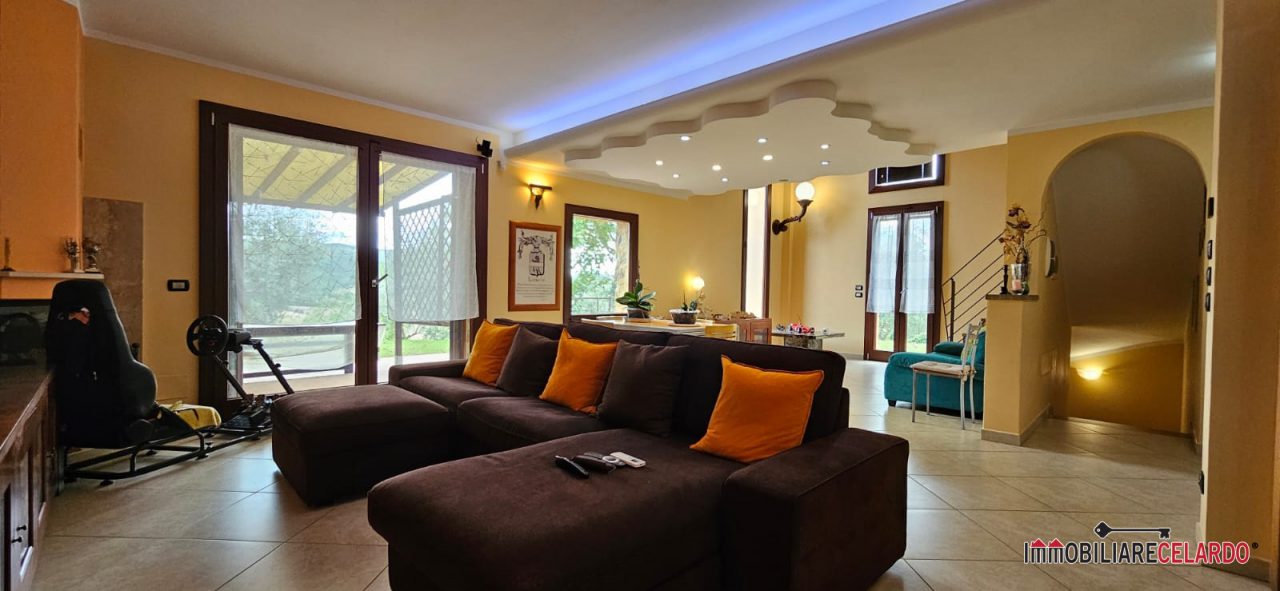 casa indipendente in vendita a Colle di Val d'Elsa