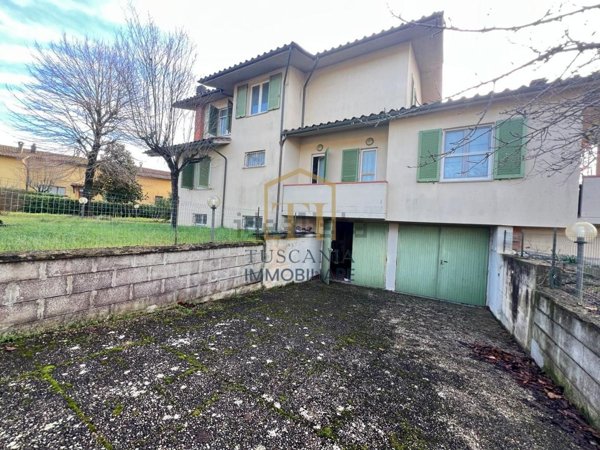 casa indipendente in vendita a Colle di Val d'Elsa