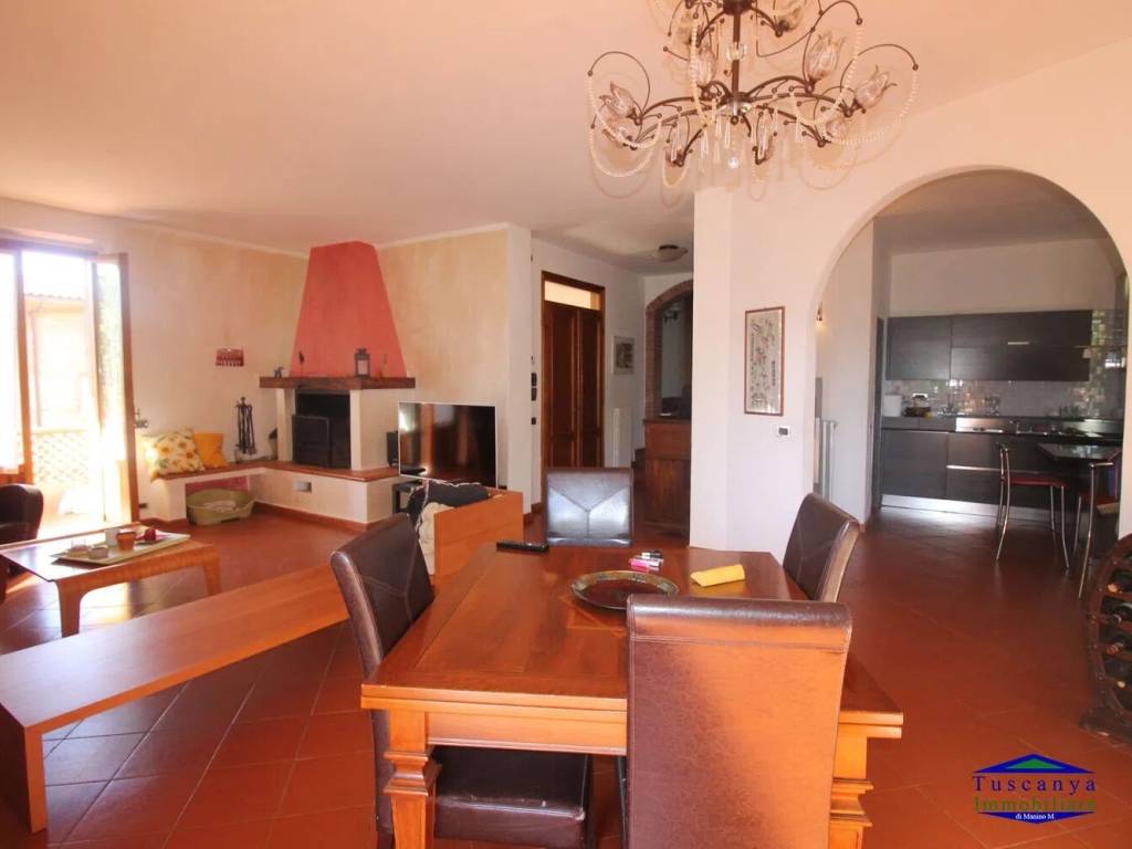 casa indipendente in vendita a Colle di Val d'Elsa