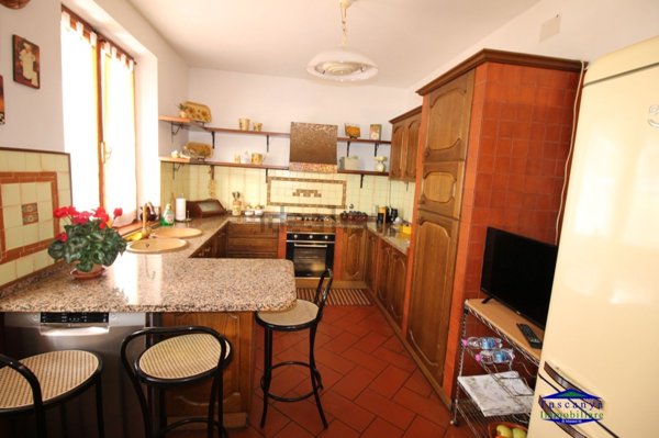 casa indipendente in vendita a Colle di Val d'Elsa