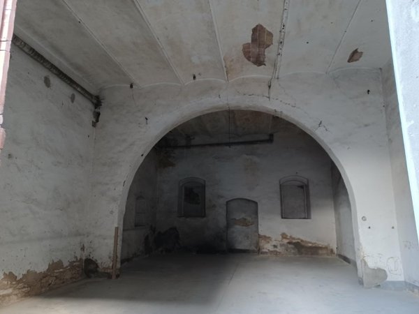 locale di sgombero in vendita a Colle di Val d'Elsa